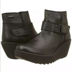 Fly London GTX Womens Black Waterproof